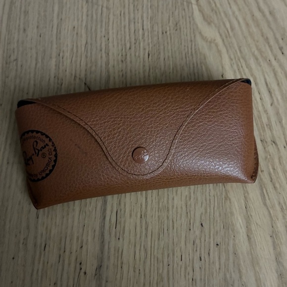 Ray-Ban Brown Leather Sunglasses Case - Picture 2 of 7